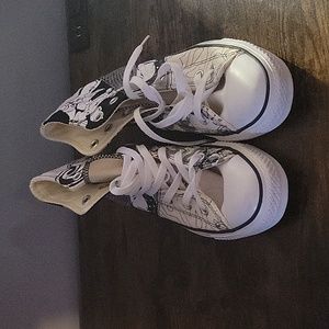 Converse High Tops - size 7.5 (w) 5.5 (m) Black and White